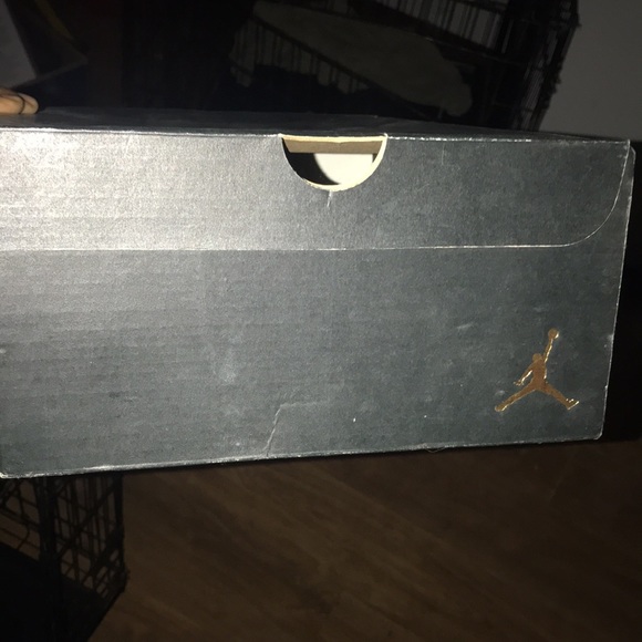Air Jordan 11 Retro Low (BOX ONLY) - Picture 5 of 5